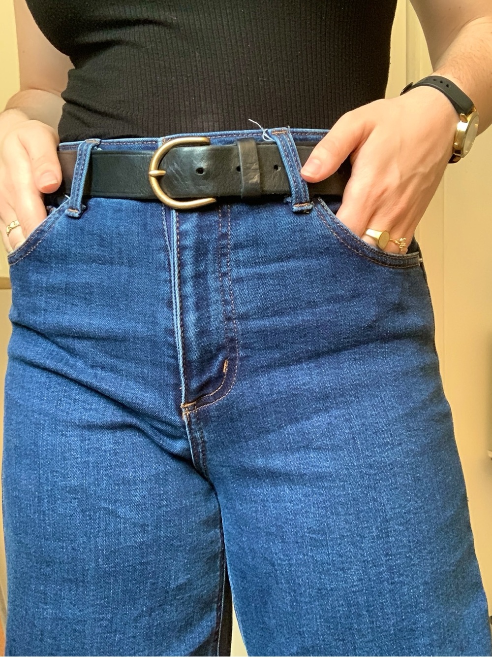 Universal Thread High-Rise Dark Blue Denim Jeans
